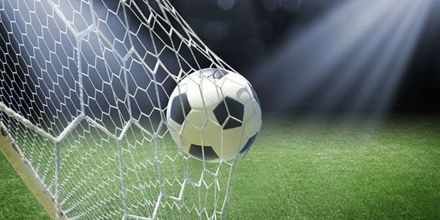 Kadın futbolculardan asker selamı